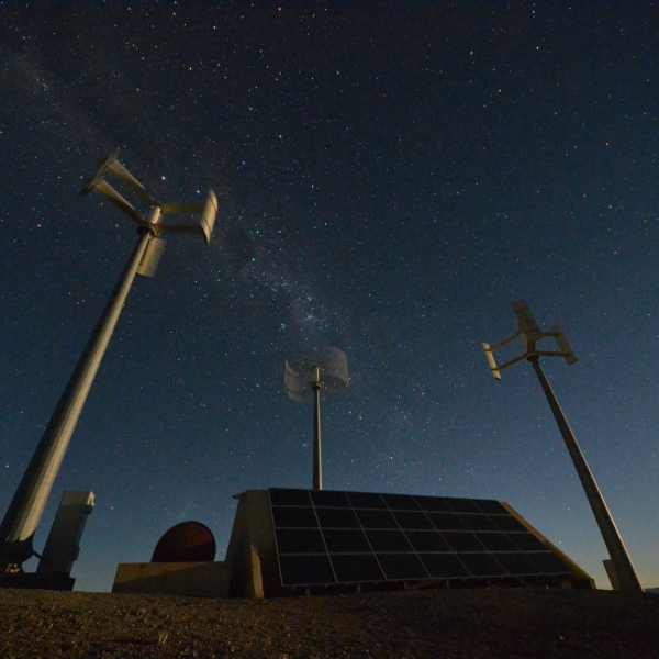 Night exposure of spinning wind turbines in OCA (currently OCM). Credit: M. Górski